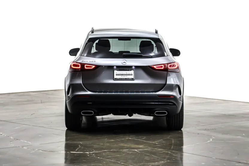 2023 Mercedes Benz GLA 250 photo 1