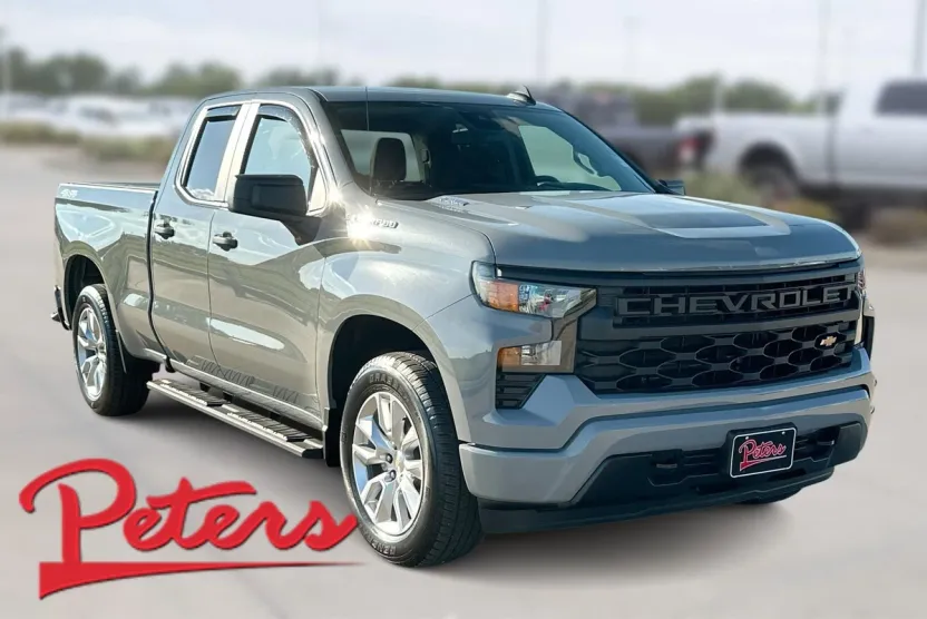 2025 Chevrolet Silverado 1500 Custom photo 1