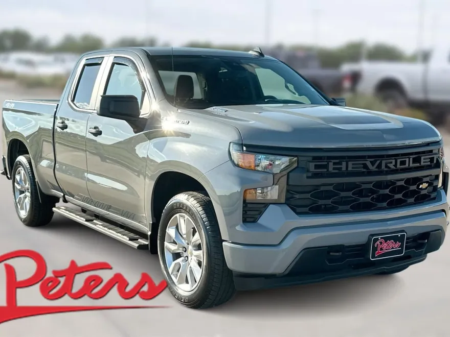 2025 Chevrolet Silverado 1500 Custom photo 1