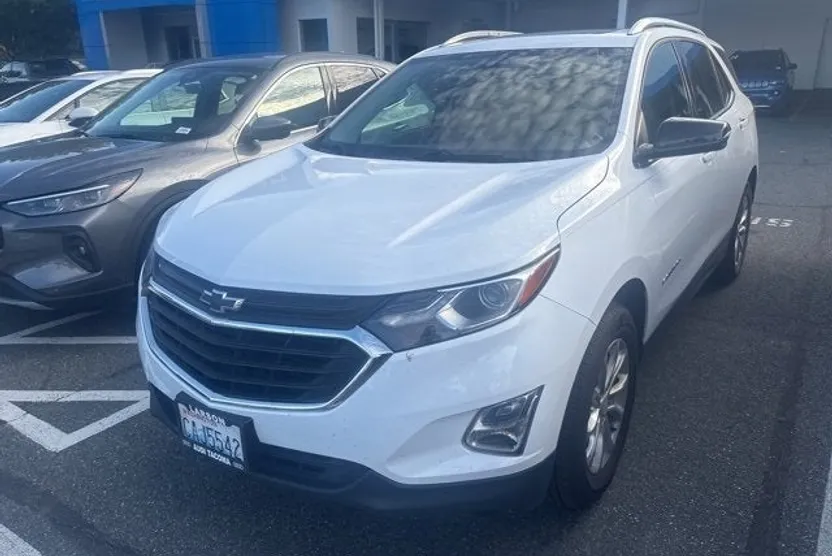 2018 Chevrolet Equinox LT photo 1