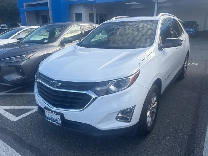 2018 Chevrolet Equinox LT photo 1