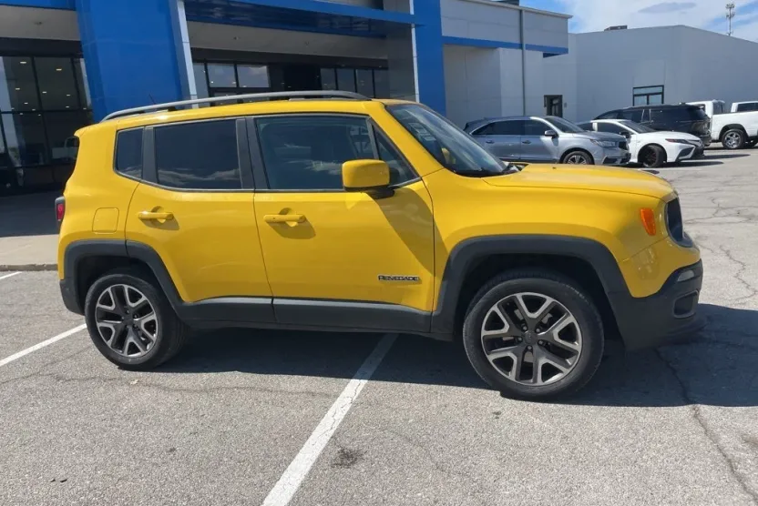 2016 Jeep Renegade Latitude photo 1