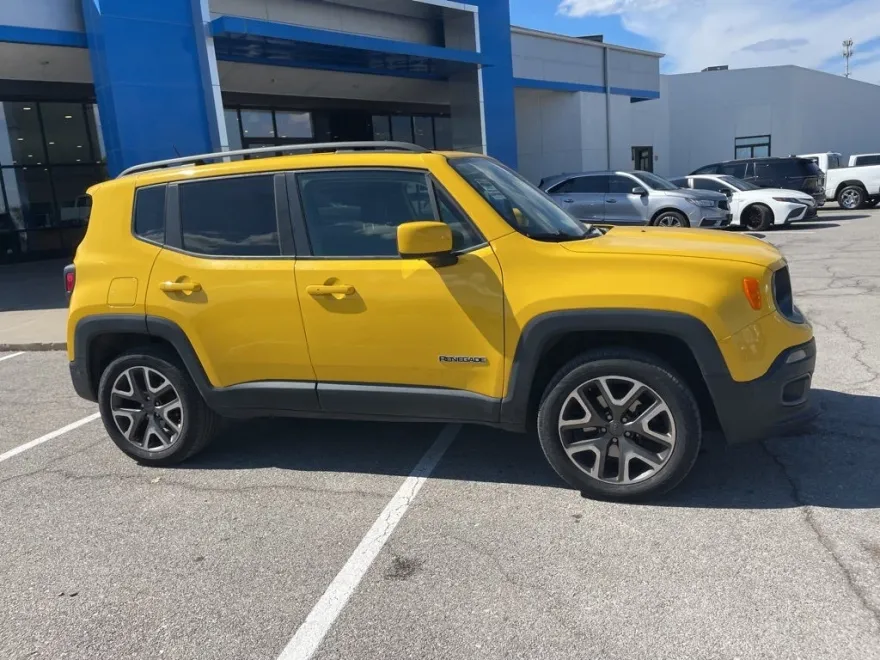 2016 Jeep Renegade Latitude photo 1