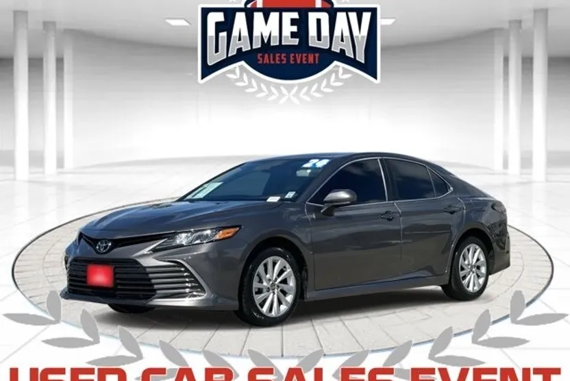 2024 Toyota Camry LE photo 1