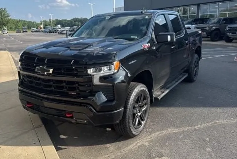 2024 Chevrolet Silverado 1500 LT Trail Boss photo 1