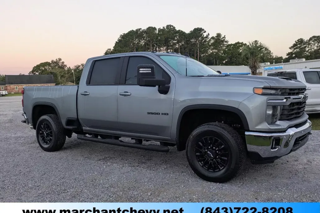 2025 Chevrolet Silverado 3500HD LT photo 1