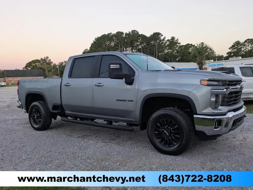2025 Chevrolet Silverado 3500HD LT photo 1