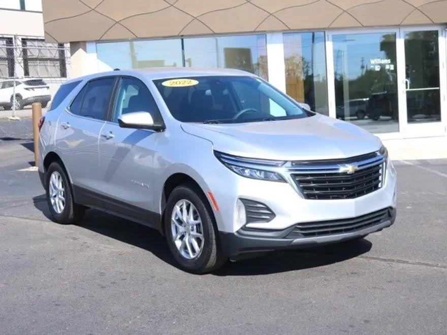 2022 Chevrolet Equinox LT photo 1