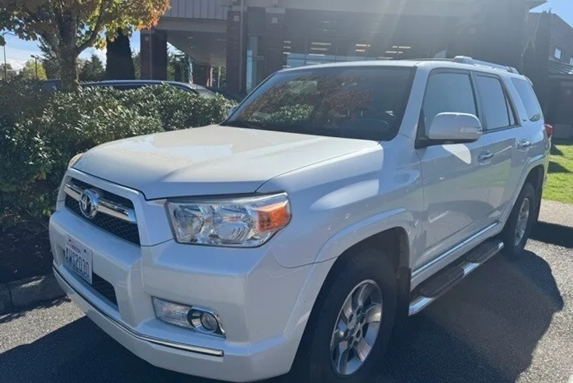 2013 Toyota 4Runner photo 1