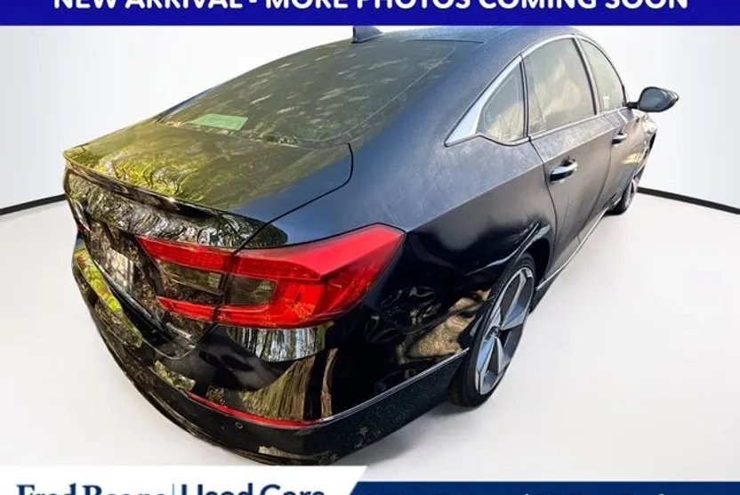 2018 Honda Accord Touring photo 1