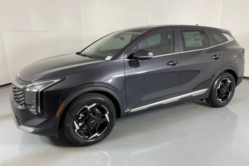 2026 Kia Sportage EX photo 1