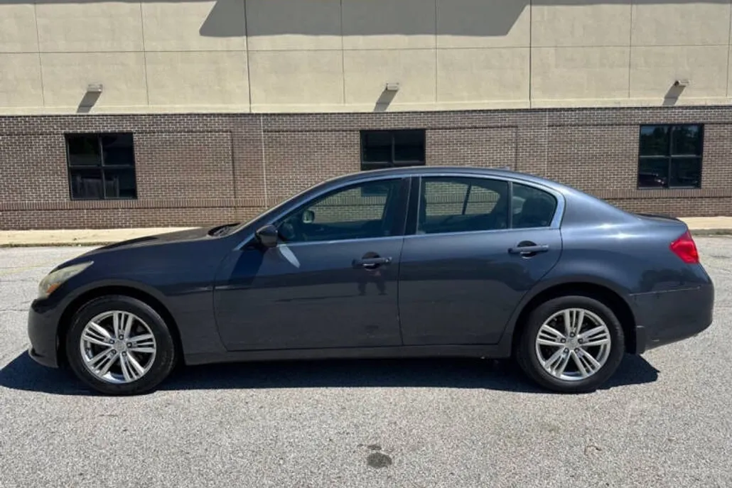 2011 Infiniti G25 photo 1