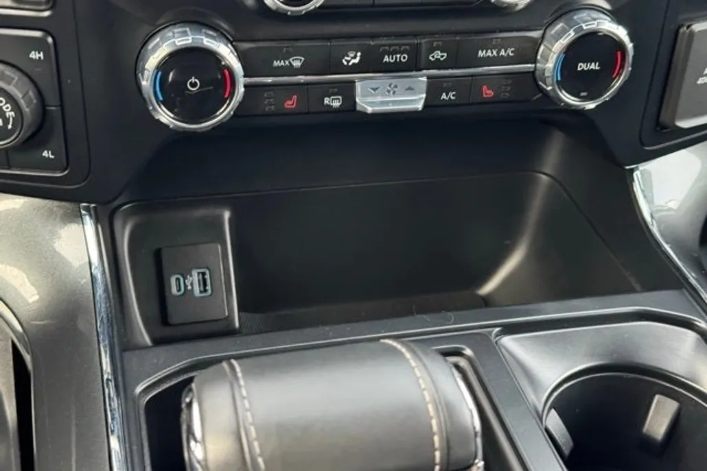 2023 Ford F-150 XLT photo 1