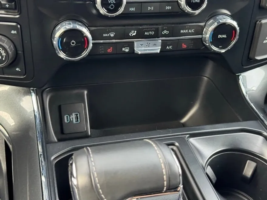 2023 Ford F-150 XLT photo 1