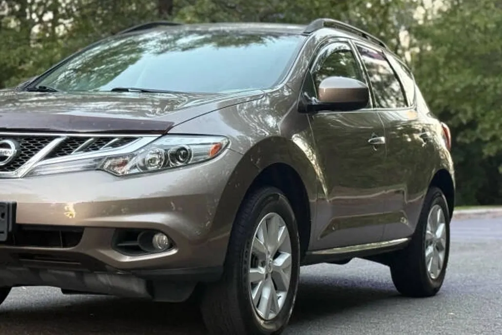 2014 Nissan Murano SV photo 1