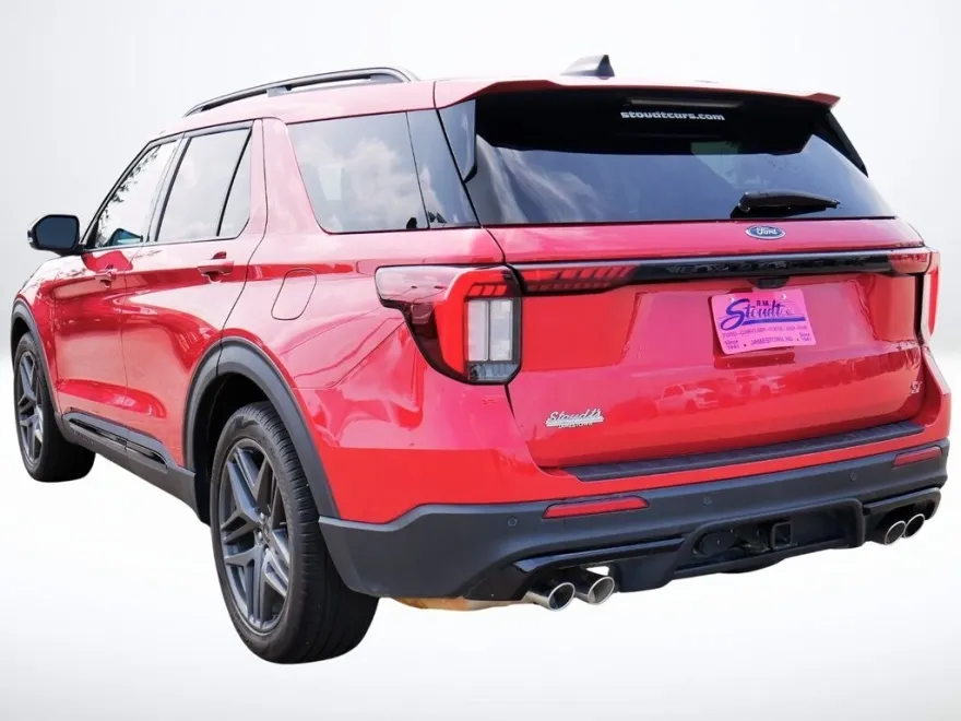 2025 Ford Explorer ST photo 1
