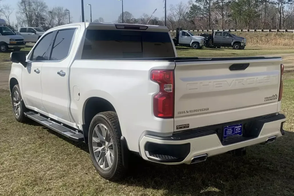 2021 Chevrolet Silverado 1500 High Country photo 1