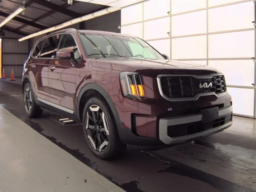 2024 Kia Telluride S photo 1