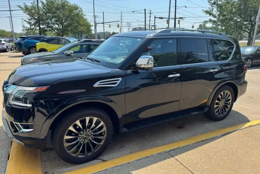 2024 Nissan Armada Platinum photo 1