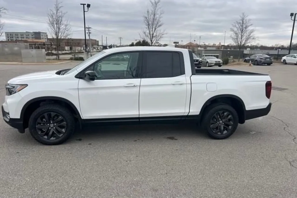 2025 Honda Ridgeline Sport photo 1