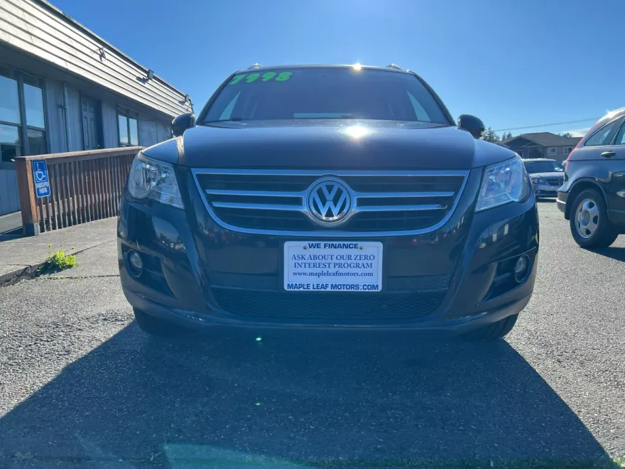 2011 Volkswagen Tiguan S photo 1