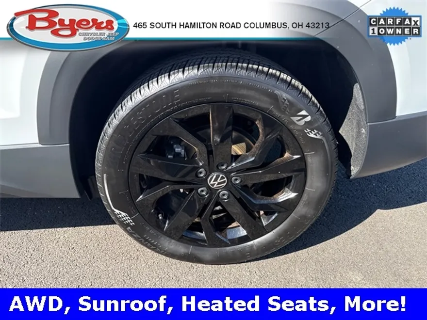 2023 Volkswagen Taos SE photo 1