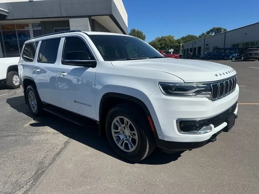 2023 Jeep Wagoneer Base photo 1