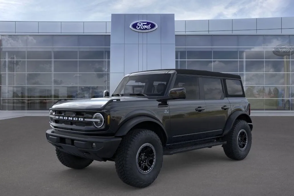 2024 Ford Bronco Outer Banks photo 1