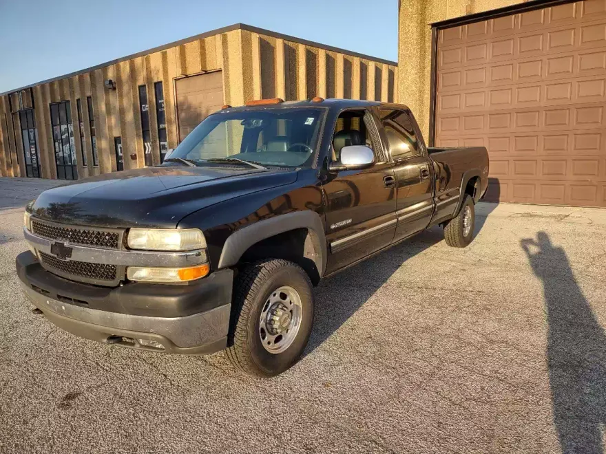 2002 Chevrolet Silverado 2500HD LT photo 1