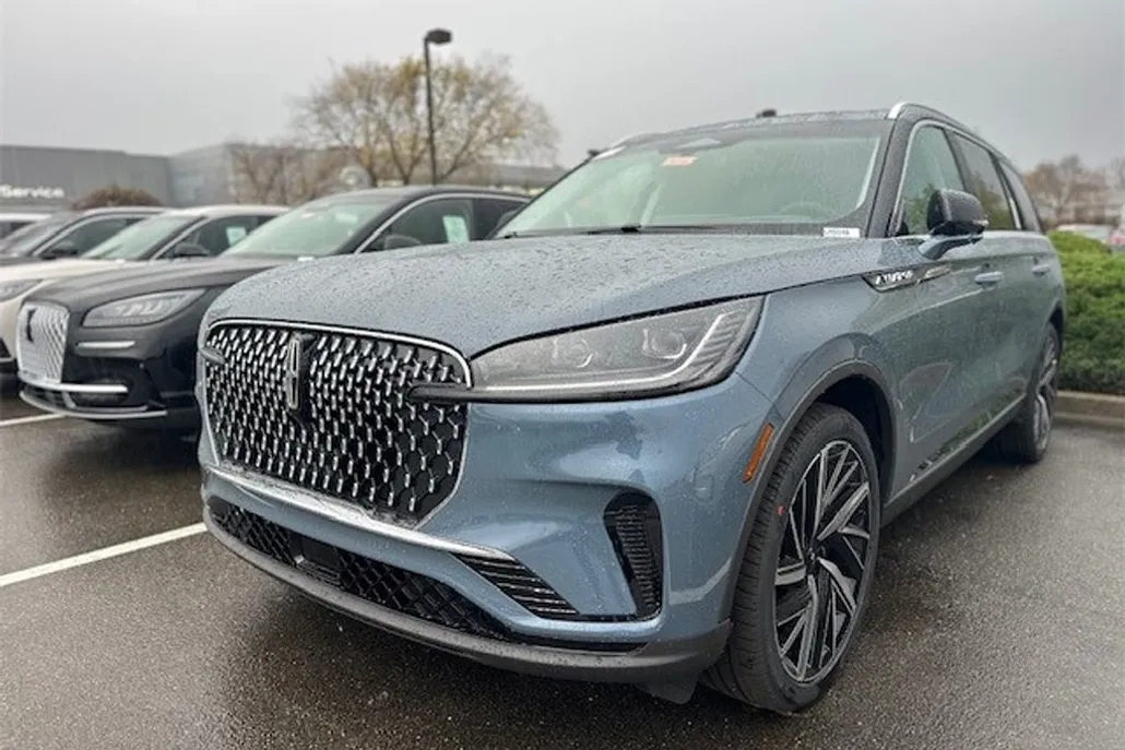 2025 Lincoln Aviator Reserve photo 1
