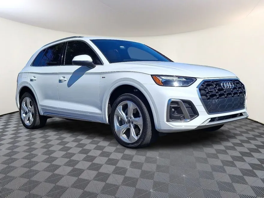 2023 Audi Q5 45 S line Premium Plus photo 1