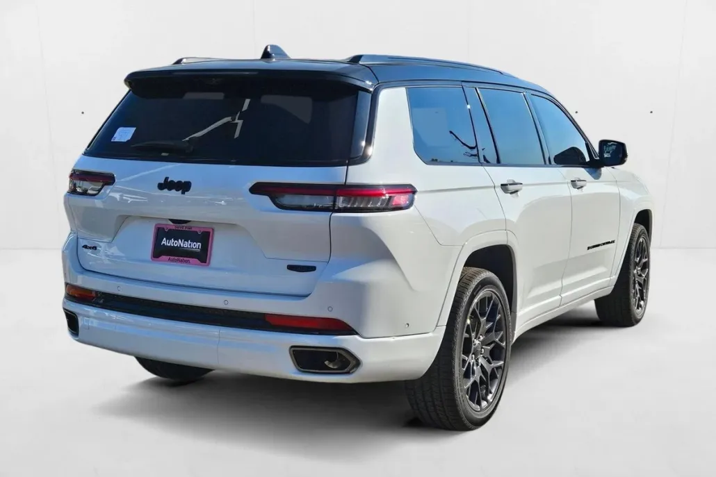 2025 Jeep Grand Cherokee L Summit photo 1