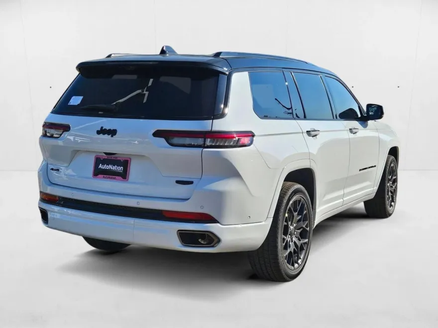2025 Jeep Grand Cherokee L Summit photo 1