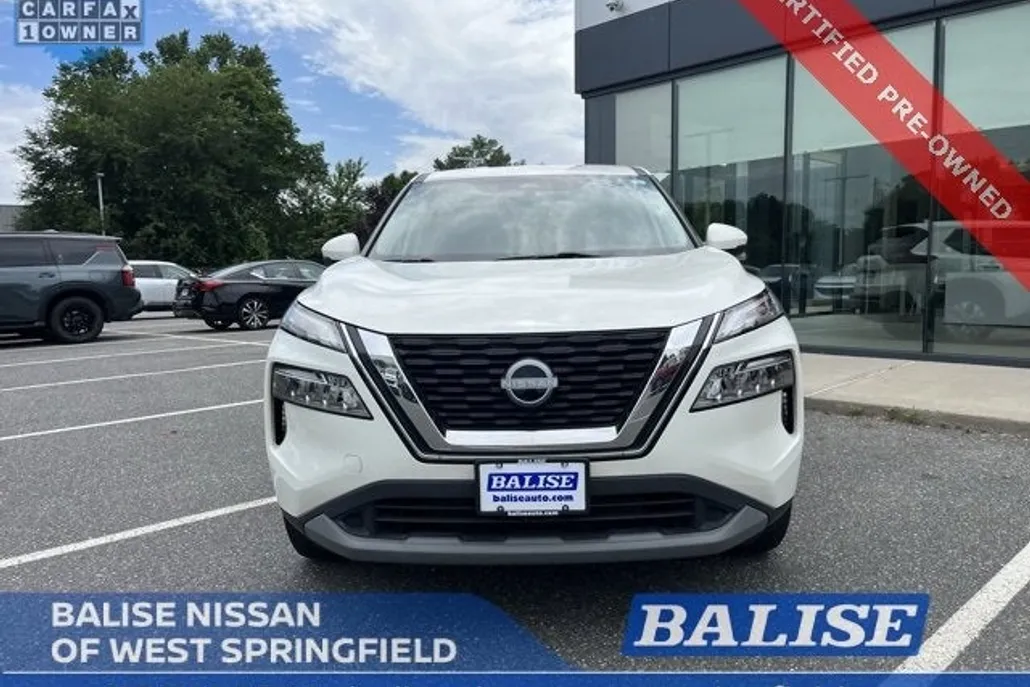 2022 Nissan Rogue SV photo 1