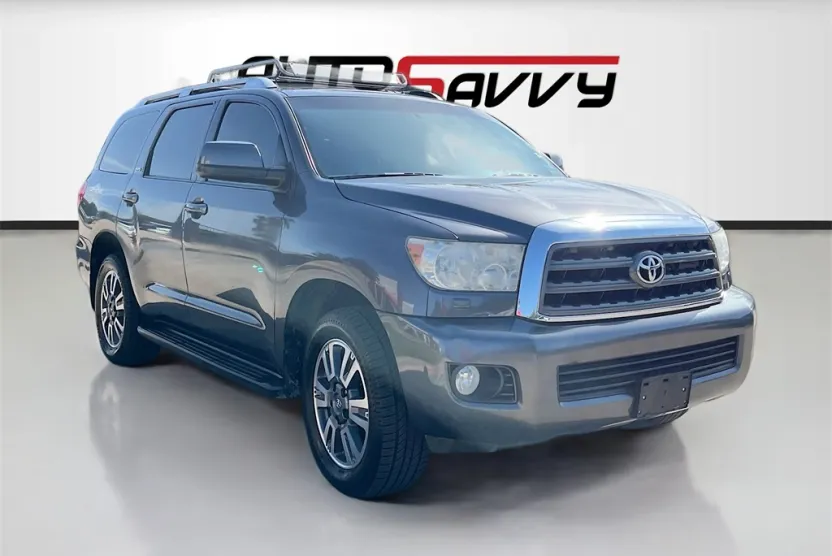 2013 Toyota Sequoia SR5 photo 1