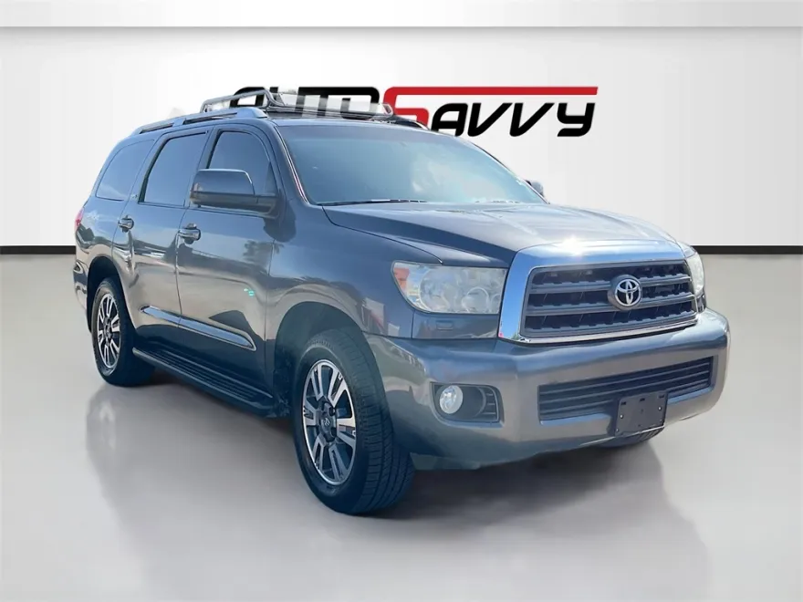 2013 Toyota Sequoia SR5 photo 1