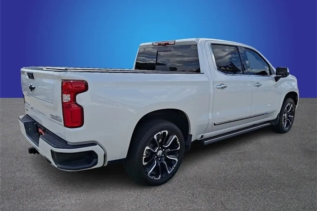 2024 Chevrolet Silverado 1500 High Country photo 1