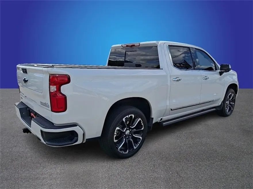 2024 Chevrolet Silverado 1500 High Country photo 1
