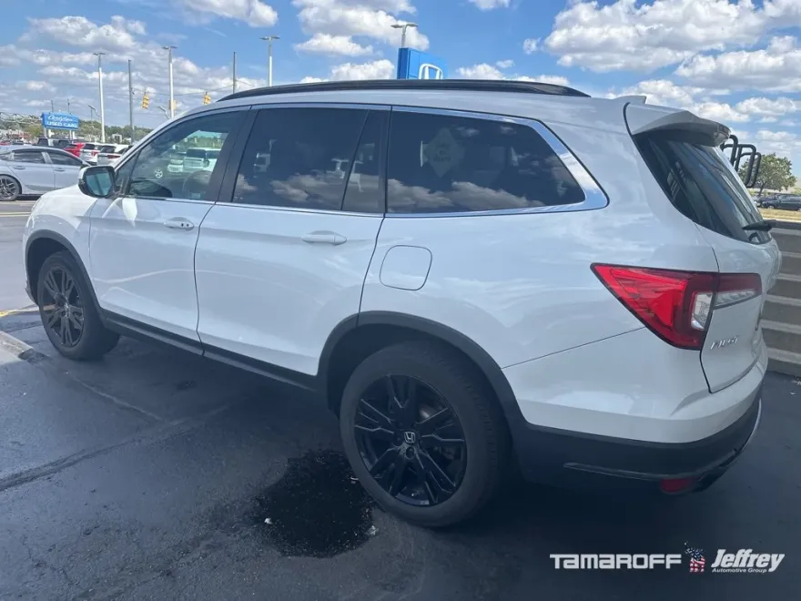 2022 Honda Pilot Special Edition photo 1