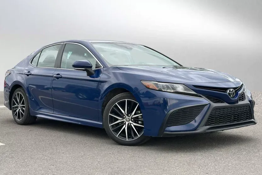 2024 Toyota Camry SE photo 1