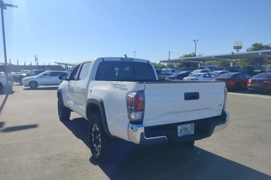 2023 Toyota Tacoma TRD Off-Road V6 photo 1