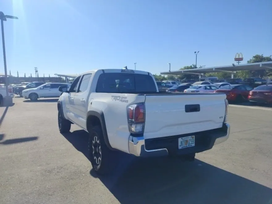 2023 Toyota Tacoma TRD Off-Road V6 photo 1