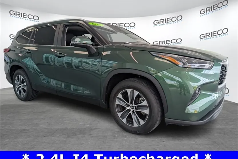 2023 Toyota Highlander L photo 1