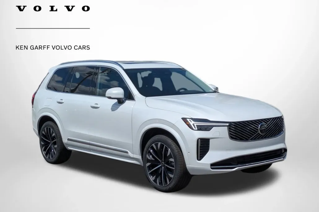 2025 Volvo XC90 Plus photo 1
