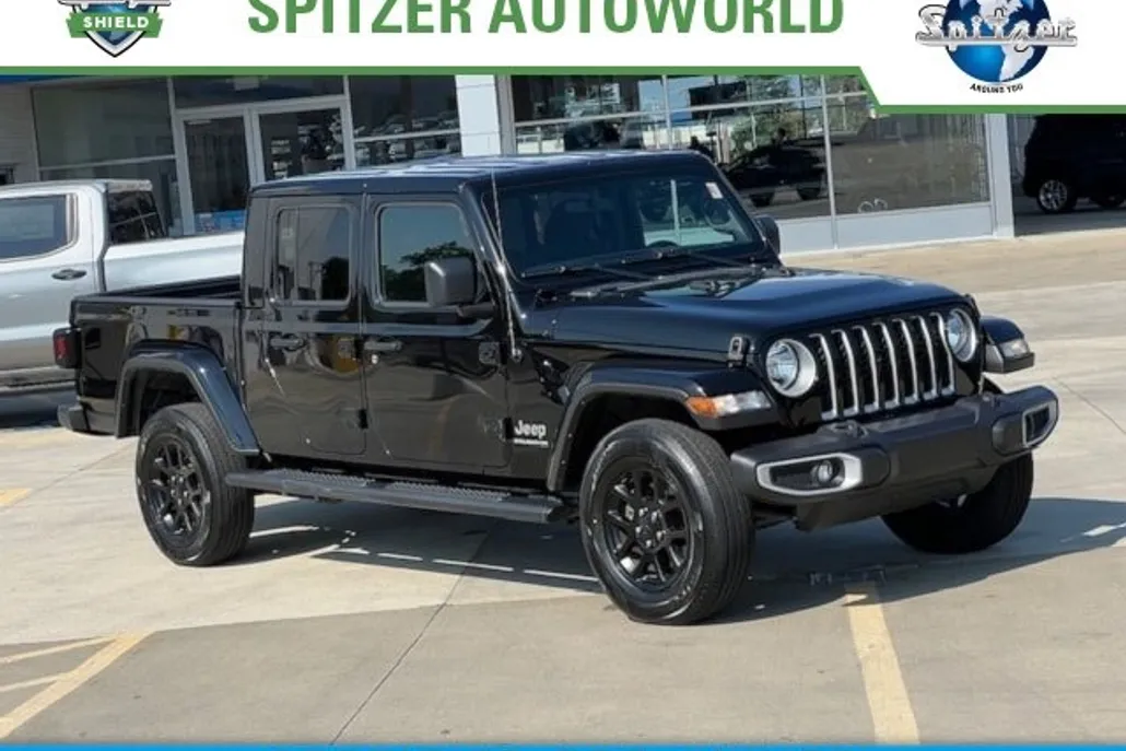 2023 Jeep Gladiator Overland photo 1