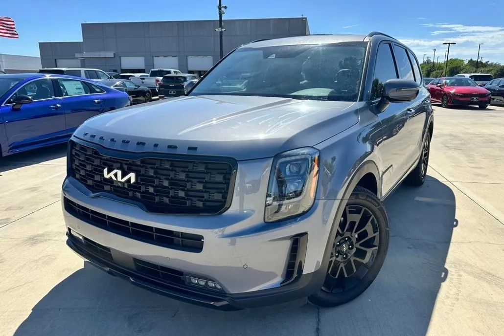 2022 Kia Telluride SX photo 1