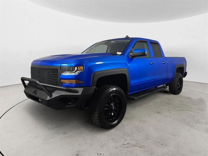 2018 Chevrolet Silverado 1500 LT photo 1