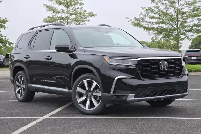2025 Honda Pilot Touring photo 1