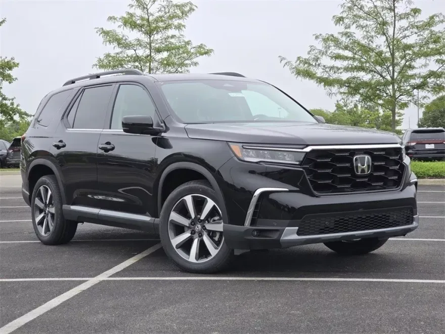 2025 Honda Pilot Touring photo 1