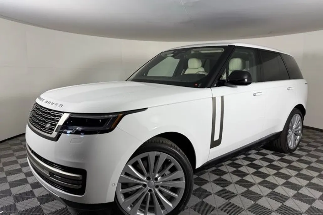2025 Land Rover Range Rover SE photo 1